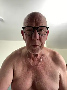 Snapshot of philefc chatting on 06/19/26, 11:05 philefc online show from 06/19/26, 11:05