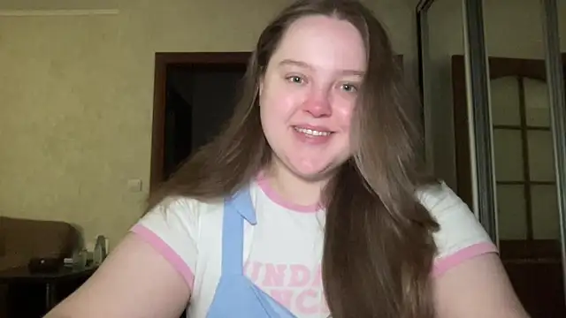 Snapshot of Alice898 chatting on 10/02/25, 02:42 Alice898 online show from 10/02/25, 02:42