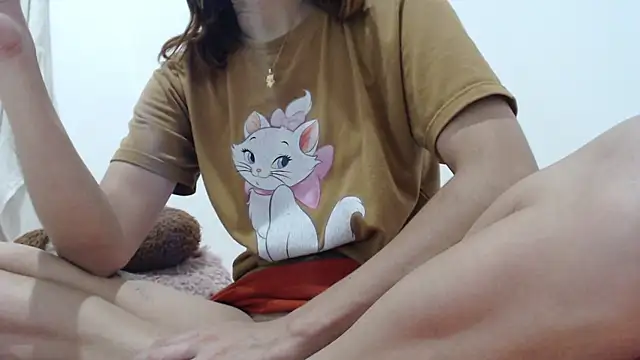 Dolly Peach  online show from 12/15/25, 08:36