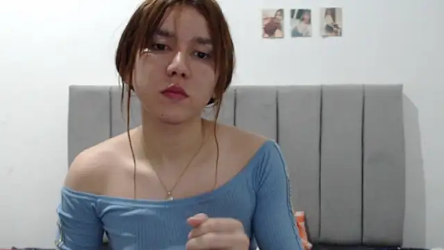 Snapshot of Dolly_Peach_ chatting on 08/06/26, 01:33 Dolly Peach online show from 08/06/26, 01:33
