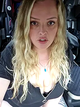 Snapshot of Bridgette03 chatting on 10/25/25, 07:18 Bridgette03 online show from 10/25/25, 07:18