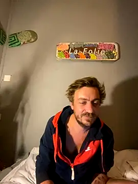 Snapshot of 3615-ULLA chatting on 11/07/25, 04:33 3615-ULLA online show from 11/07/25, 04:33