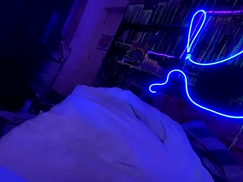 Snapshot of 3615-ULLA chatting on 10/26/25, 05:35 3615-ULLA online show from 10/26/25, 05:35