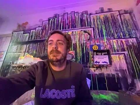 Snapshot of 3615-ULLA chatting on 10/24/25, 04:28 3615-ULLA online show from 10/24/25, 04:28