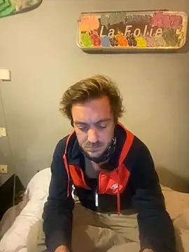 Snapshot of 3615-ULLA chatting on 11/22/25, 08:29 3615-ULLA online show from 11/22/25, 08:29