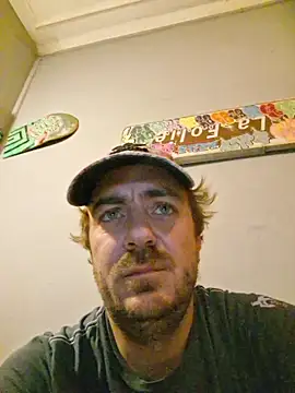 Snapshot of 3615-ULLA chatting on 11/27/25, 05:41 3615-ULLA online show from 11/27/25, 05:41