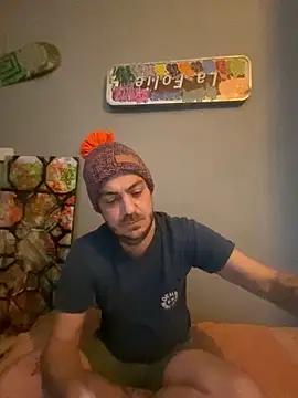 Snapshot of 3615-ULLA chatting on 12/18/25, 09:36 3615-ULLA online show from 12/18/25, 09:36