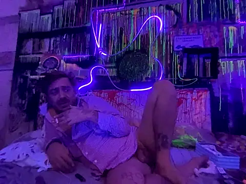 Snapshot of 3615-ULLA chatting on 10/26/25, 05:30 3615-ULLA online show from 10/26/25, 05:30