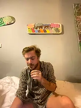 Snapshot of 3615-ULLA chatting on 11/08/25, 08:45 3615-ULLA online show from 11/08/25, 08:45