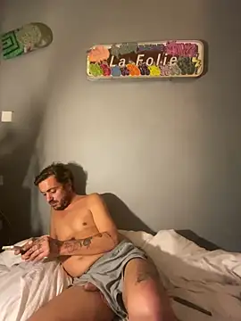 Snapshot of 3615-ULLA chatting on 11/06/25, 04:22 3615-ULLA online show from 11/06/25, 04:22