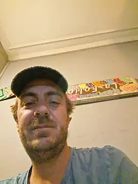 Snapshot of 3615-ULLA chatting on 11/23/25, 11:48 3615-ULLA online show from 11/23/25, 11:48