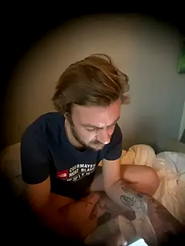 Snapshot of 3615-ULLA chatting on 11/05/25, 04:10 3615-ULLA online show from 11/05/25, 04:10