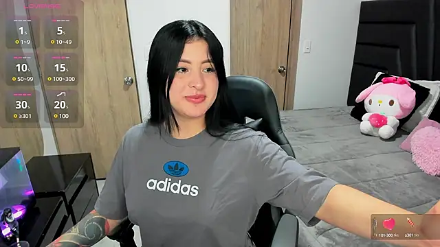 Snapshot of emmadoll chatting on 03/19/25, 12:59 emmadoll online show from 03/19/25, 12:59