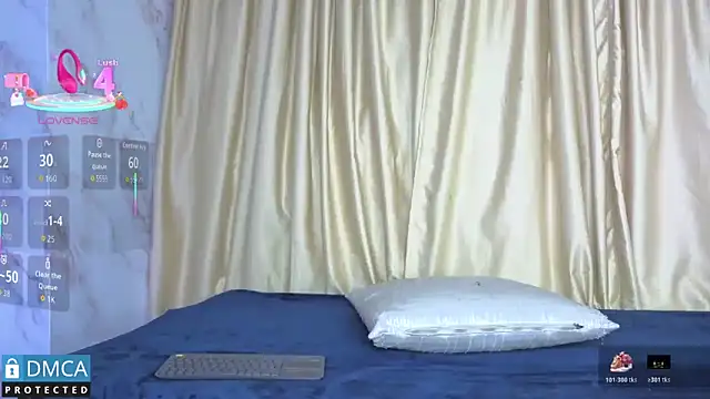 Snapshot of Clhoee_ chatting on 10/27/25, 03:07 Clhoee online show from 10/27/25, 03:07