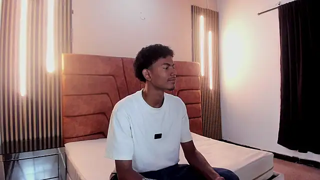 FYKMOR 1 online show from 10/02/25, 03:43