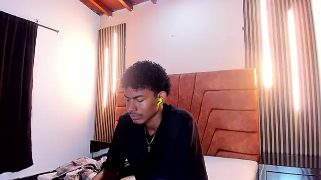 FYKMOR 1 online show from 10/16/25, 03:59