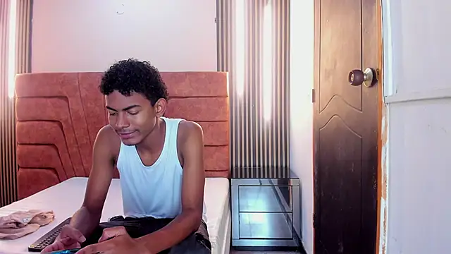 FYKMOR 1 online show from 09/24/25, 03:57