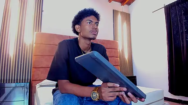 FYKMOR 1 online show from 11/25/25, 07:47