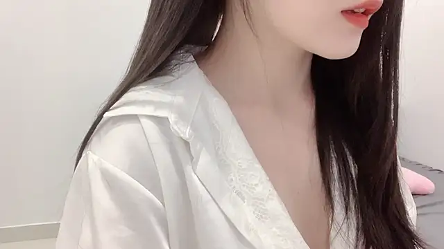 Snapshot of ___Lily___ chatting on 05/09/26, 04:43 Lily online show from 05/09/26, 04:43