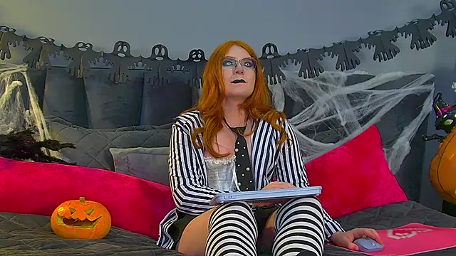 AliceAllisons online show from 10/30/25, 08:28