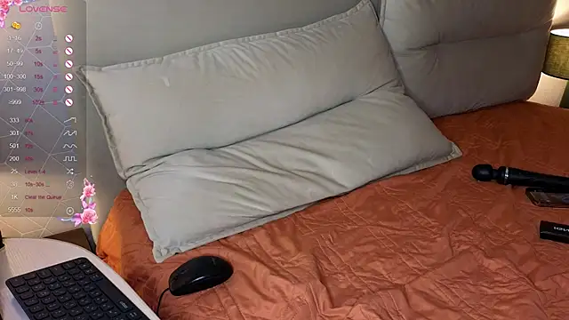 brightrays    online show from 10/20/25, 12:24