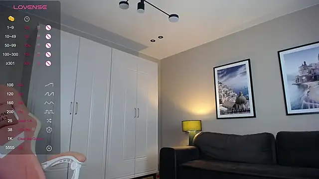brightrays    online show from 05/11/26, 02:35