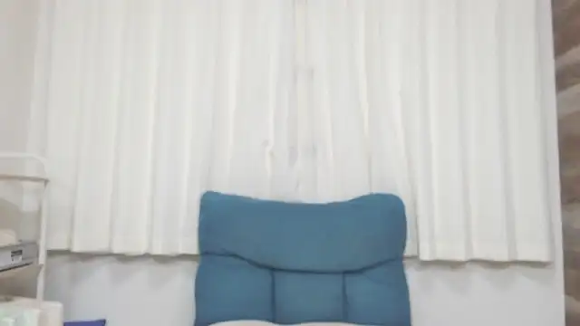 baby yanchan online show from 12/22/25, 10:37