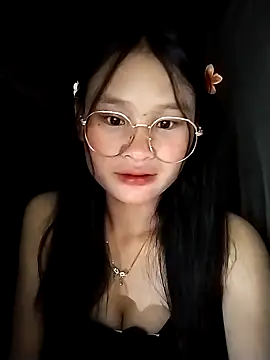 Snapshot of saronla_03 chatting on 10/05/25, 07:37 saronla 03 online show from 10/05/25, 07:37