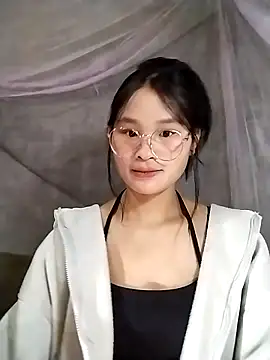 saronla 03 online show from 12/18/25, 02:16