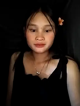 Snapshot of saronla_03 chatting on 10/02/25, 03:15 saronla 03 online show from 10/02/25, 03:15