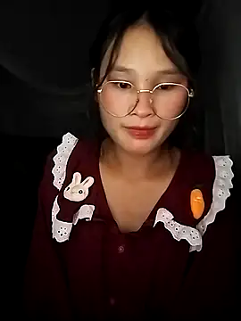 Snapshot of saronla_03 chatting on 09/17/25, 04:20 saronla 03 online show from 09/17/25, 04:20