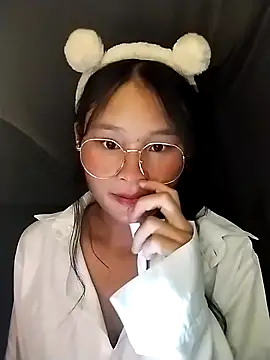 Snapshot of saronla_03 chatting on 09/09/25, 03:21 saronla 03 online show from 09/09/25, 03:21