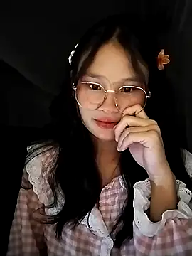 Snapshot of saronla_03 chatting on 09/19/25, 03:27 saronla 03 online show from 09/19/25, 03:27