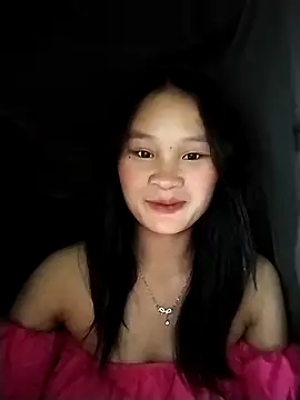 Snapshot of saronla_03 chatting on 10/07/25, 04:19 saronla 03 online show from 10/07/25, 04:19