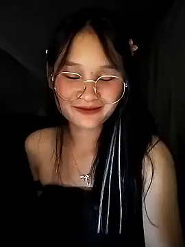 Snapshot of saronla_03 chatting on 09/23/25, 04:03 saronla 03 online show from 09/23/25, 04:03