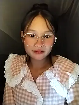 Snapshot of saronla_03 chatting on 09/10/25, 03:44 saronla 03 online show from 09/10/25, 03:44