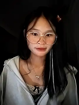 Snapshot of saronla_03 chatting on 09/29/25, 02:01 saronla 03 online show from 09/29/25, 02:01