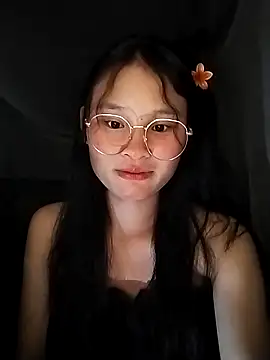 Snapshot of saronla_03 chatting on 09/20/25, 02:55 saronla 03 online show from 09/20/25, 02:55