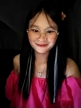 Snapshot of saronla_03 chatting on 09/27/25, 03:18 saronla 03 online show from 09/27/25, 03:18