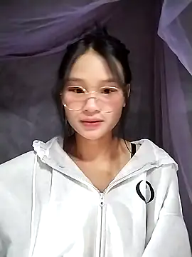 saronla 03 online show from 11/18/25, 06:33