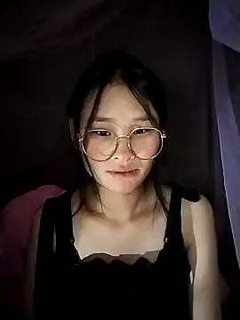 Snapshot of saronla_03 chatting on 10/29/25, 08:24 saronla 03 online show from 10/29/25, 08:24