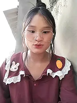 Snapshot of saronla_03 chatting on 10/11/25, 09:32 saronla 03 online show from 10/11/25, 09:32