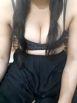 Snapshot of Sony-rani chatting on 11/15/25, 04:38 Sony-rani online show from 11/15/25, 04:38