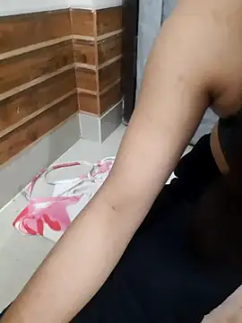 Snapshot of Sony-rani chatting on 10/27/25, 01:56 Sony-rani online show from 10/27/25, 01:56