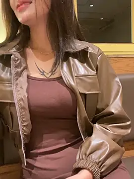   BabyShowPublic   online show from 10/17/25, 12:51