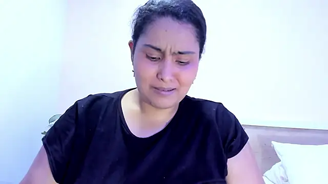 BellaNixs online show from 09/29/25, 03:24