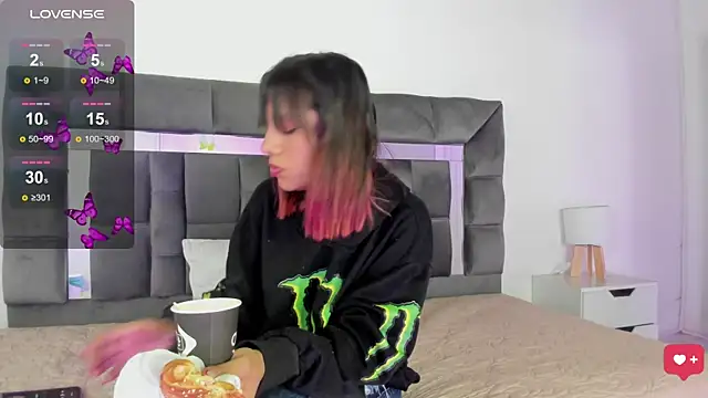 Snapshot of Dalia_lux chatting on 09/30/25, 02:01 Dalia lux online show from 09/30/25, 02:01