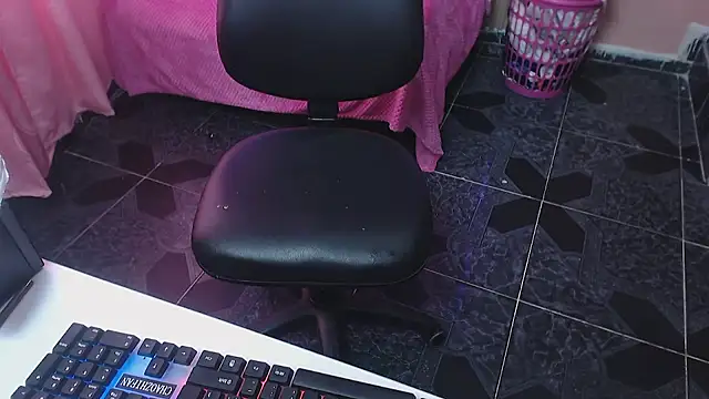 alaia blue online show from 12/03/25, 01:43