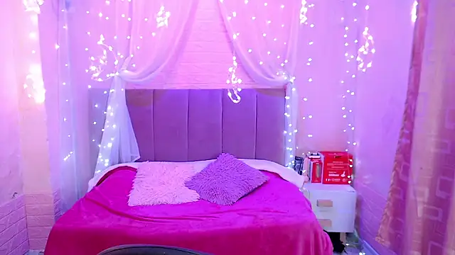 alaia blue online show from 11/13/25, 02:54