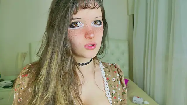 Snapshot of kamila_blush chatting on 02/04/26, 10:27 kamila blush online show from 02/04/26, 10:27